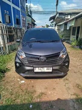 Mobil Sigra R 1.2 M/T KM Rendah Tahun 2022