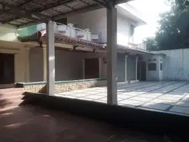 Rumah luas,siap huni cempaka putih