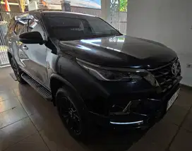 TOYOTA FORTUNER SRZ 2,7 2X4 BENSIN A/T GR Sport Tahun 2022495