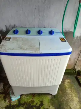 Mesin cuci Polytron 2 tabung fungsi istimewa