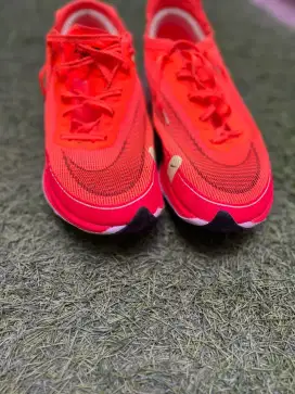 Nike Vaporfly next 2 with carbon Plate Original kondisi BAGUS