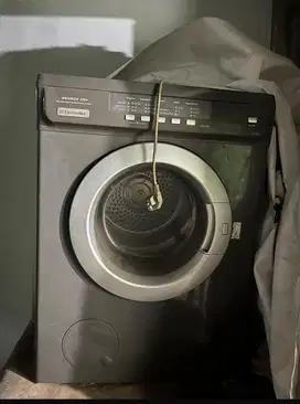 Mesin pengering laundry bekas dan mesin cuci rusak