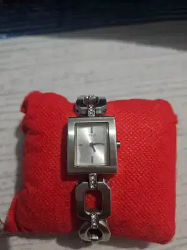Jam tangan original Guess