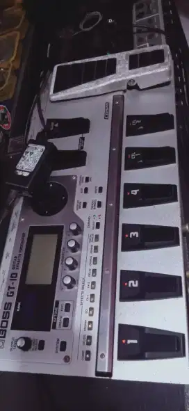 Efek gitar boss gt10