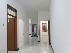 Ruko Bagus Strategis Siap Pakai di Taman Kopo Indah 2
