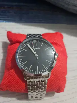 Jam tangan Guy Laroche