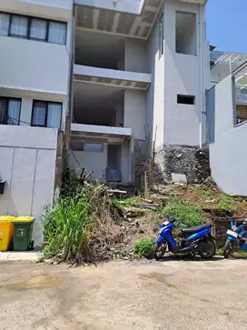Dijual Rumah SHM+IMB Lokasi Strategis di Bandung