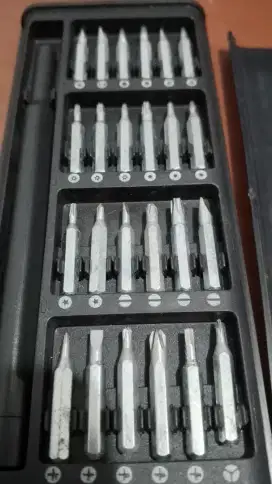 Obeng set 24 mata