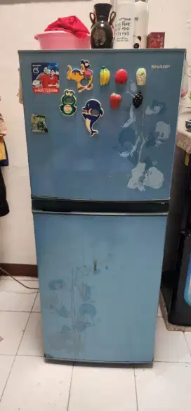 Kulkas, dispenser dan kompor bekas