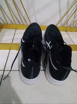 Sepatu Running Onitsuka size 45