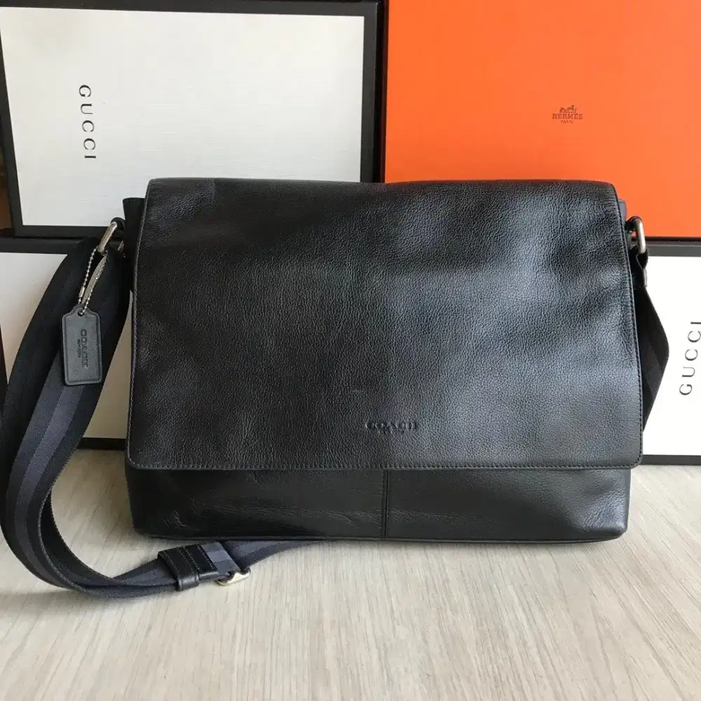 Coach Charles mens laptop messenger pria hitam leather bag tas