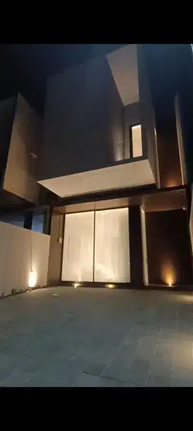 Di Jual Rumah Baru semi furnish Mojoarum dekat Dharmahusada