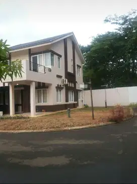 Rumah posisi hook siap huni di jual cepat di Kota Wisata