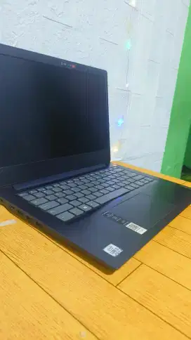 Lenovo Slim 3 i3 gen 10 8GB