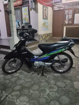 Sepeda Montor Legend Indonesia bonus gelang giok tiongkok Yance Lasso
