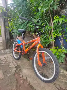 Sepeda bmx ukuran 20