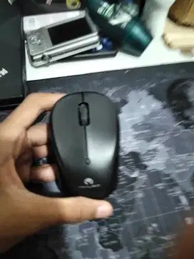 Mouse Wireless Huyuso MOS-W018 2.4GHz USB – Nyaman & Tahan Lama
