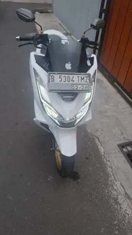 HONDA PCX 160 CBS 2023 MULUS ISTIMEWA PAJAK ON GRESS SURAT LENGKAP