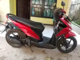 Motor Beat fi warna merah
