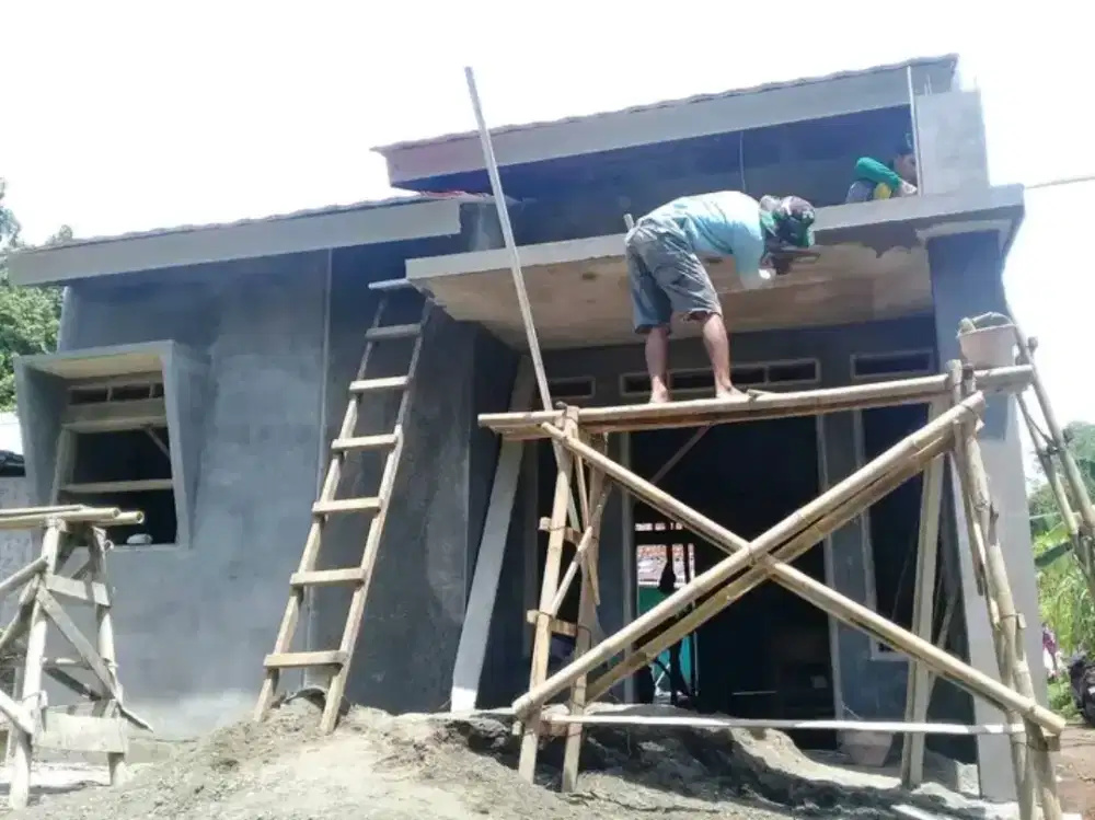 Tukang bangunan profesional