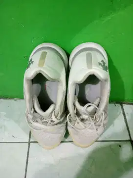 Sepatu running descente original