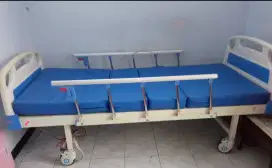 Bed pasien bisa naik punggung n kaki