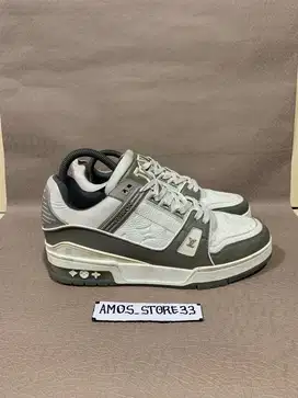 Sepatu louis vuitton sneakers