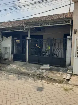 Kontrak,sewa rumah GKB