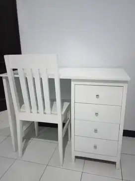 Meja Belajar Minimalis