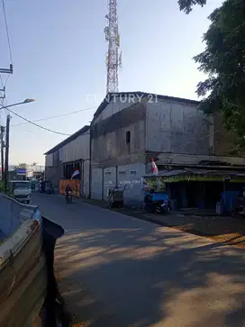 Tanah Ada Bangunan Strategis Di Jl. Raya Sukamahi Deltamas