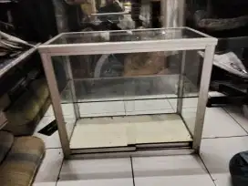 Dijual etalase bekas UK.60x50x30