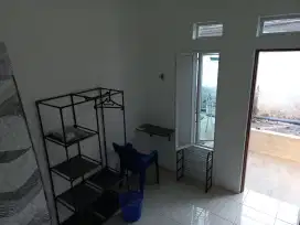 Kos Pria Single Raya Petemon II (sisa 1 Room)