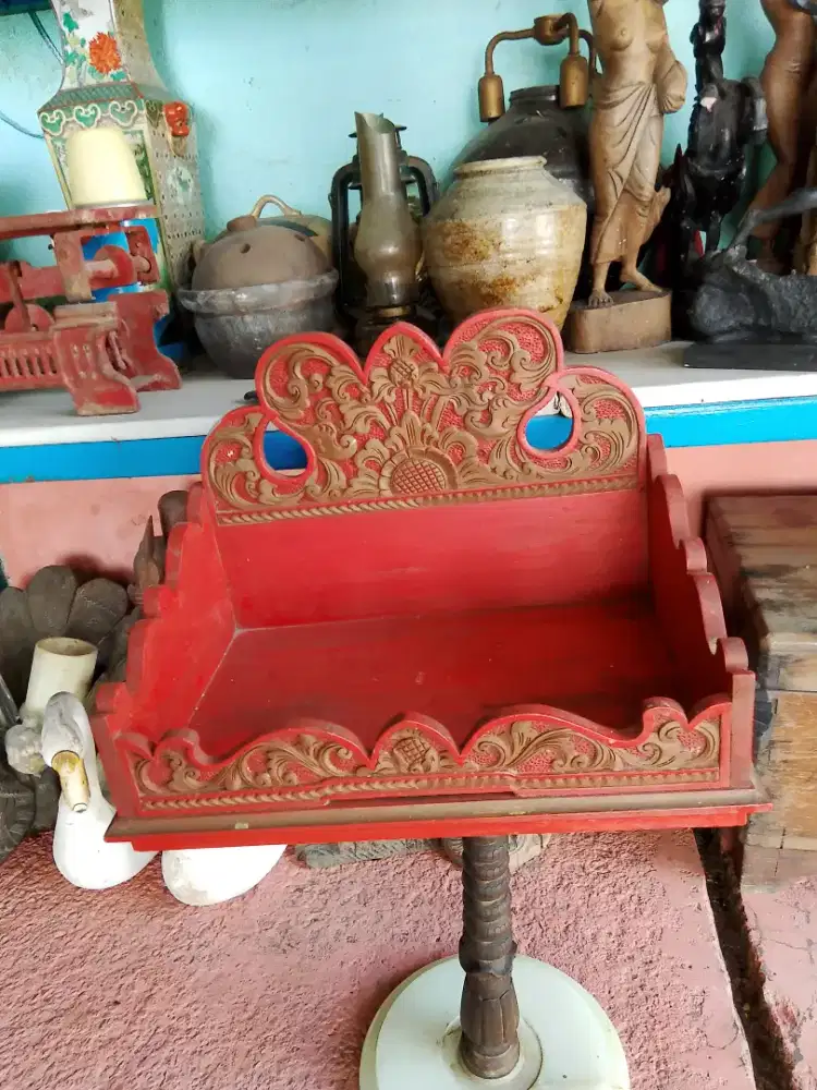 Meja sajen gantung