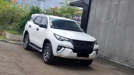 [ GARANSI 1TH ] Toyota Fortuner 2.4 VRZ Diesel AT Putih 2019/2020