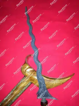 KERIS SENGKELAT