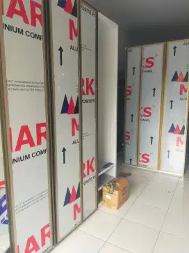 Lemari pakaian aluminium