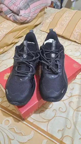 Sepatu Puma running & trail shoes black