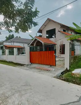 RUMAH 2 LANTAI STRATEGIS TANAH LUAS COCOK UNTUK HUNIAN DAN INVESTASI