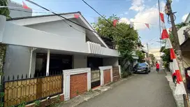 Dijual Rp 8,5 M Rumah Patal Senayan Jalan Mesjid IV No 22