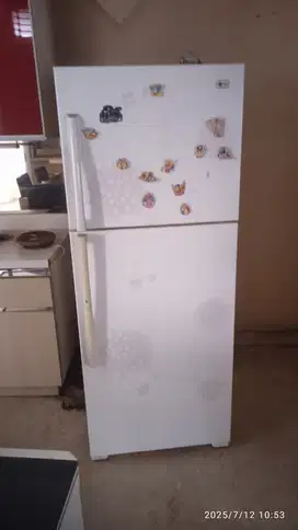 KULKAS 2 PINTU MERK LG