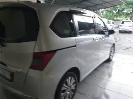 Honda Freed 2012 Bensin