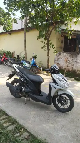 HONDA KZR 2013 putih