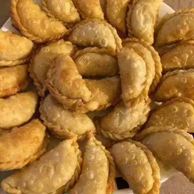 Terima pesanan pastel dan lontong serta kue lain ny