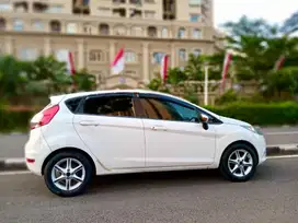 FORD FIESTA 1.5 TREND Putih 2012 Mulus Full Original Jarang Pakai