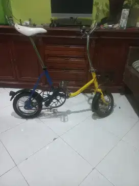 Sepeda Lipat Ban 12 u/ Dewasa