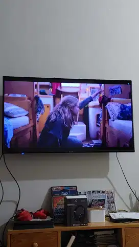 Di jual tv LED sharp 43 inch belum smart