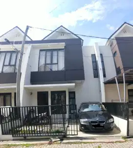 Disewakan Rumah Cluster, 2 lt, 2 kmr tdr, 2 kmr mndi, bulanan/tahunan