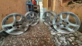 Dijual velg mobil ayla tahun 2015