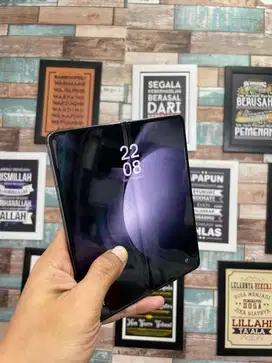 samsung z fold 5 12/512 sein like new