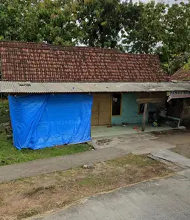 JUAL Rumah&tanah 509 m², sambirejo. hanya 100m dari jl raya ngawi-solo